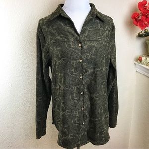 Women’s Dark Green Paisley Pattern Button Down!